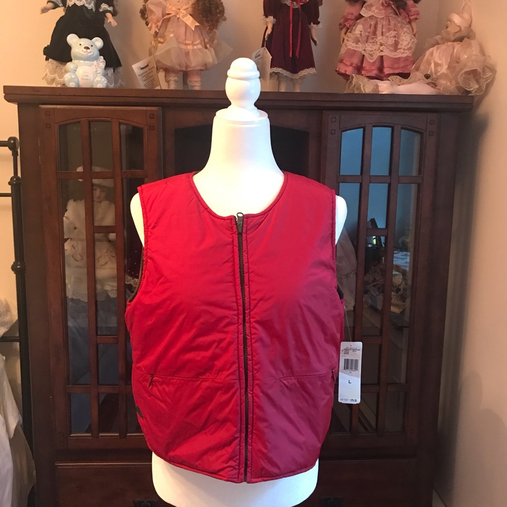 Unisex vest/Reversable red/green.  Light yet warm.